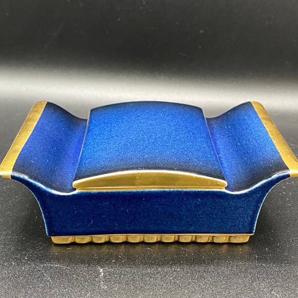 Carlton Ware trinket or cigarette box with lid. "Bleu Royale" and gold with Iid. - Picture 1 of 7
